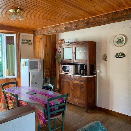 Joli Appartement Dans Une Maison Ancienne آكس ليه تيرْم المظهر الخارجي الصورة
